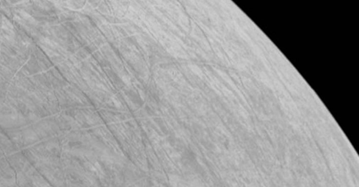 NASA'nın Jüpiter keşif aracı Juno'dan, gezegenin uydusu Europa'nın en yakın görüntüleri geldi