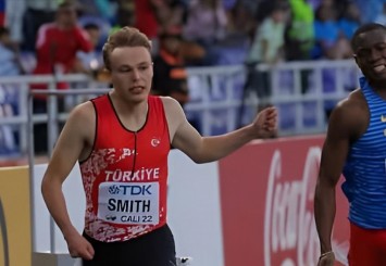 Milli atlet Anthony Smith'ten Türkiye rekoru