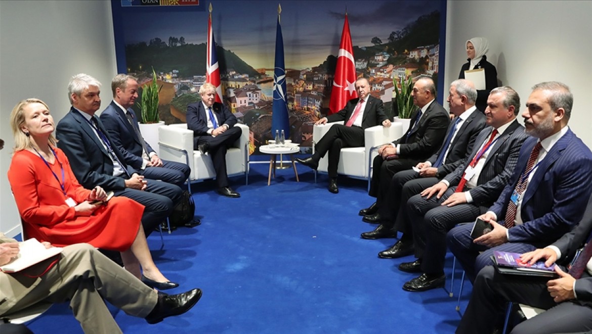 İngiliz Başbakan Johnson'dan Ukrayna'daki tahıl krizinde Erdoğan'ın liderliğine övgü