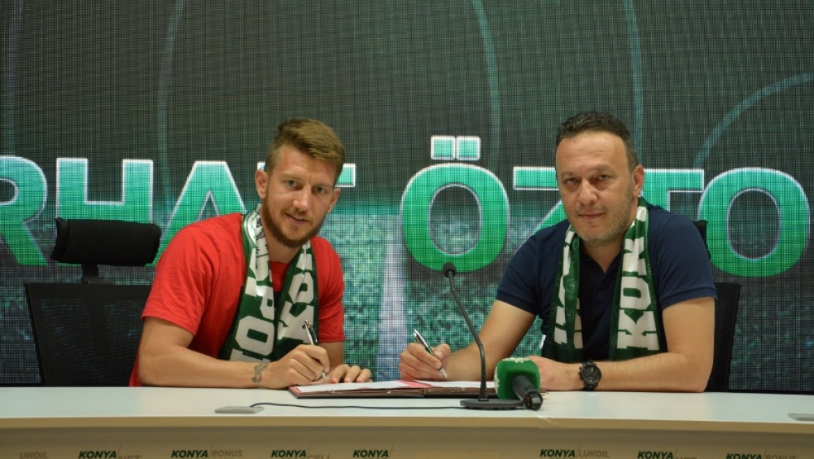 Atiker Konyaspor 3 Futbolcuyla Sözleşme Yeniledi