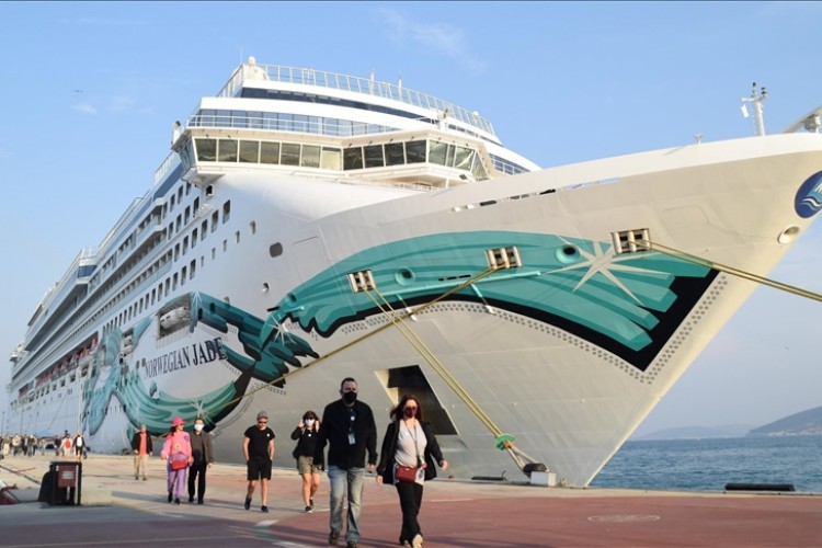 Kuşadası'na 2022 yılında 650 dev gemiyle 750 bin turist gelecek