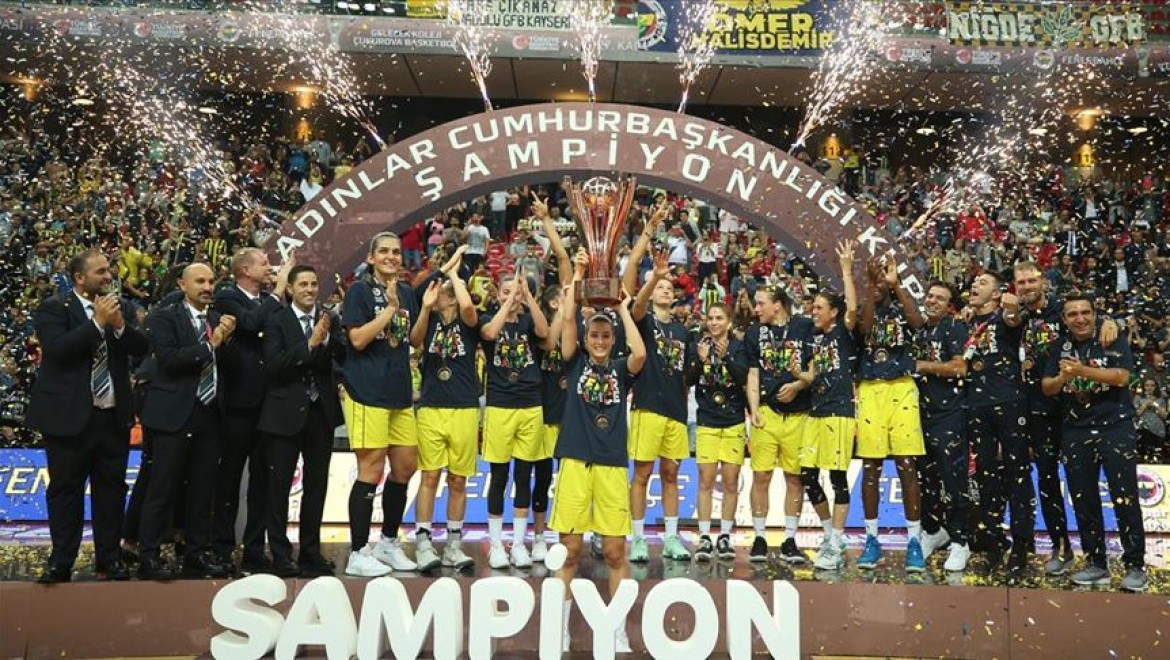 27. Kadınlar Cumhurbaşkanlığı Kupası Fenerbahçe'nin