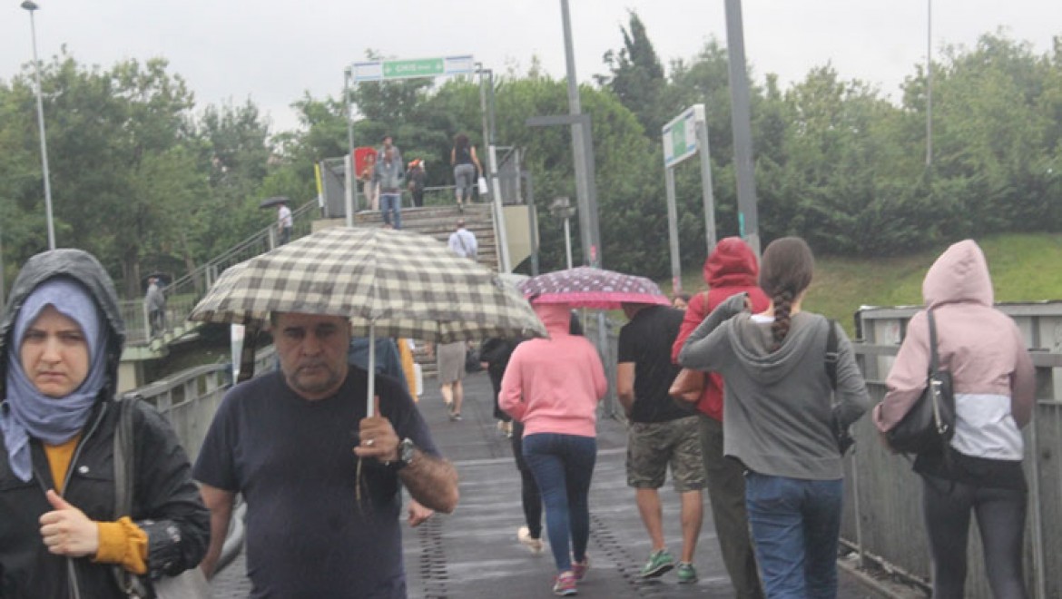 İstanbul güne yağışla başladı