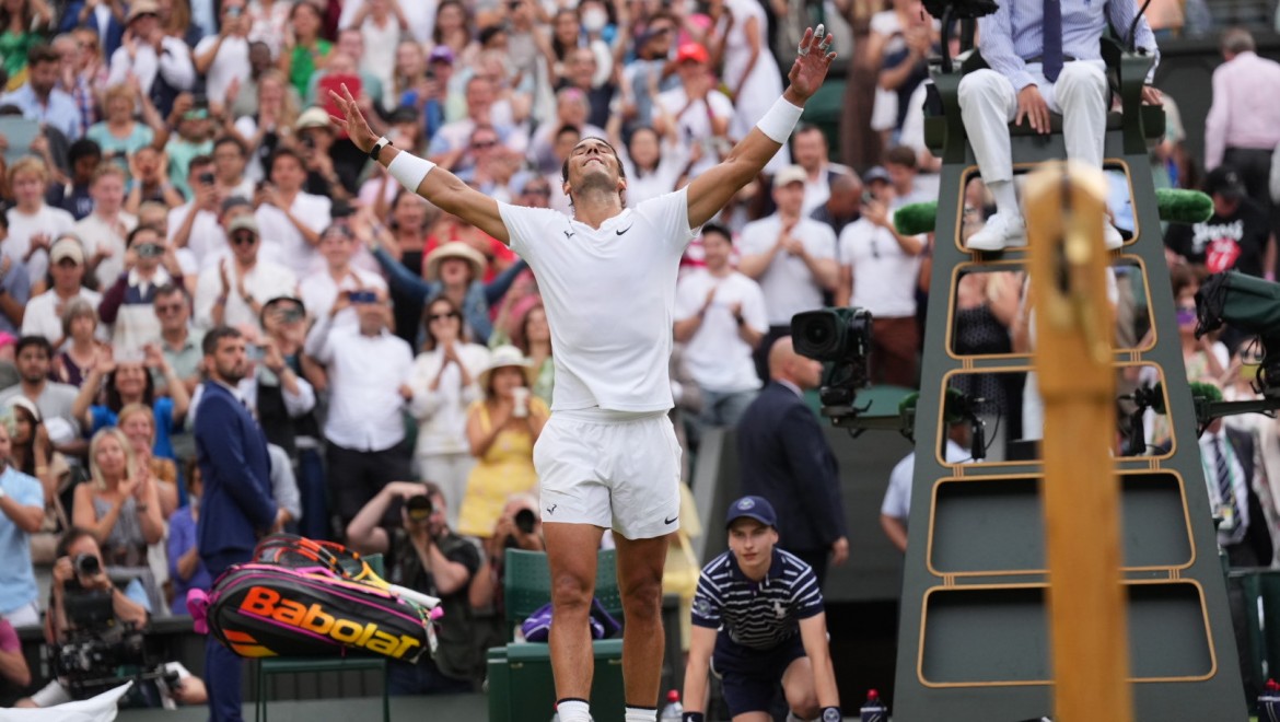 Wimbledon'da geri dönüşler kervanına katılan son isim Rafael Nadal