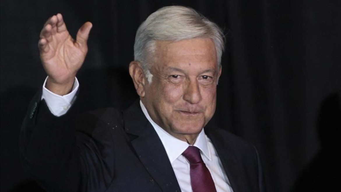 Meksika Devlet Başkanı Obrador'un Kovid-19'a karşı tedbirli olmaması tepki çekti