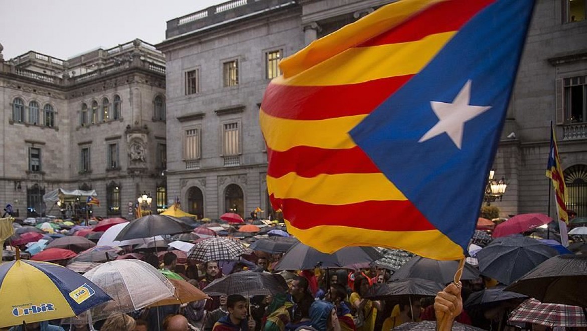 Katalonya yönetiminin bağımsızlık girişimine yargıdan 'jet' fren