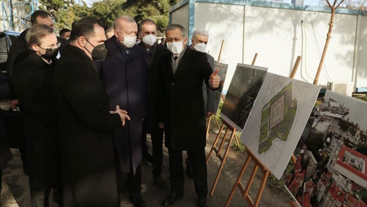 Cumhurbaşkanı Erdoğan, restorasyon çalışmaları süren Divanhane binasını inceledi