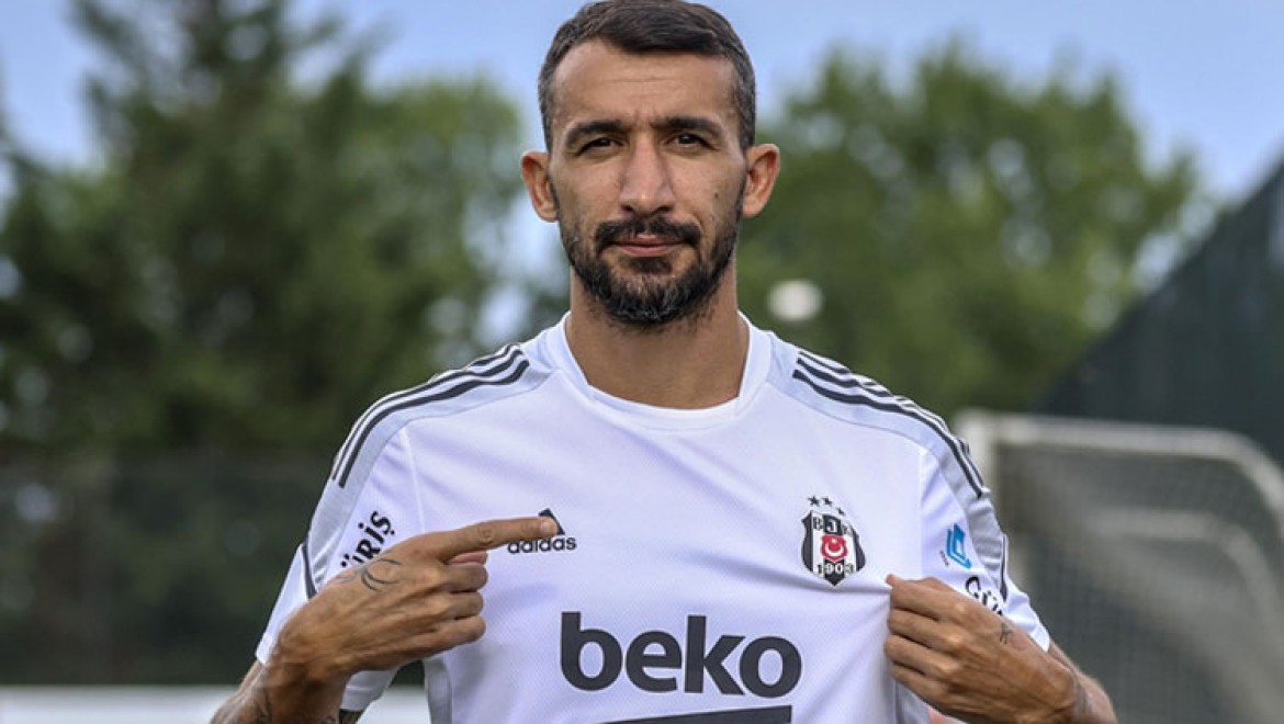 Beşiktaş'ın yeni transferi Mehmet Topal: 20 yaşındaki gibi heyecanlıyım