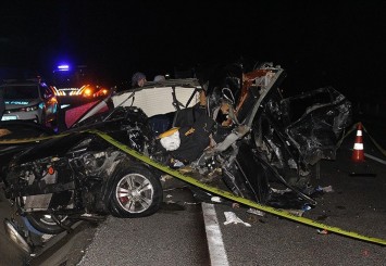 Kastamonu'da otomobil ile otobüsün çarpıştığı kazada 2 kişi ölü, 16 kişi yaralandı
