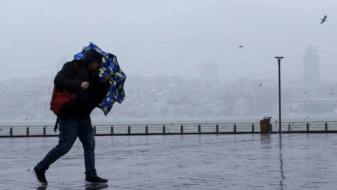 Kıyı Ege için kuvvetli yağış, Marmara için fırtına uyarısı yapıldı