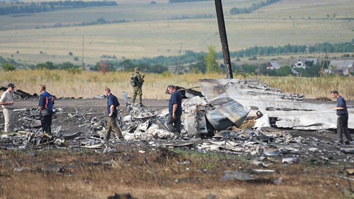 Ukrayna'da Düşürülen Malezya Uçağını Rus Füzesi Vurdu!