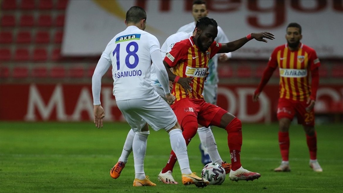 Kayserispor sahasında Çaykur Rizespor'u 2-1 yendi