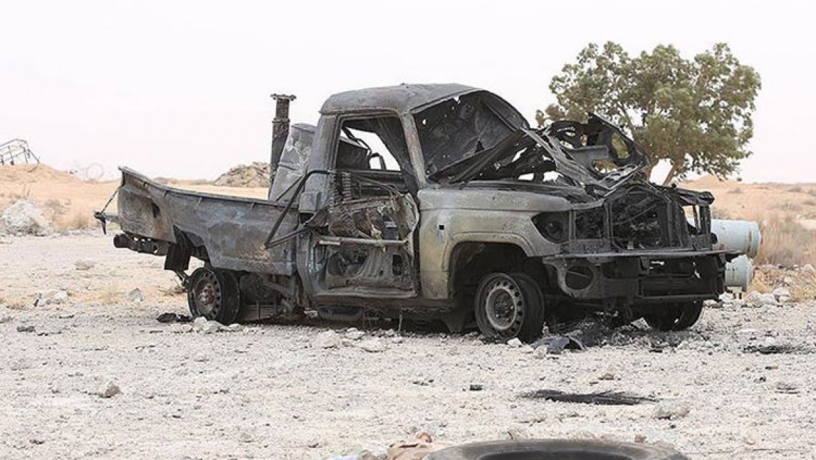 Libya ordusu Vişke'de Hafter milislerine ait zırhlı araçları vurdu