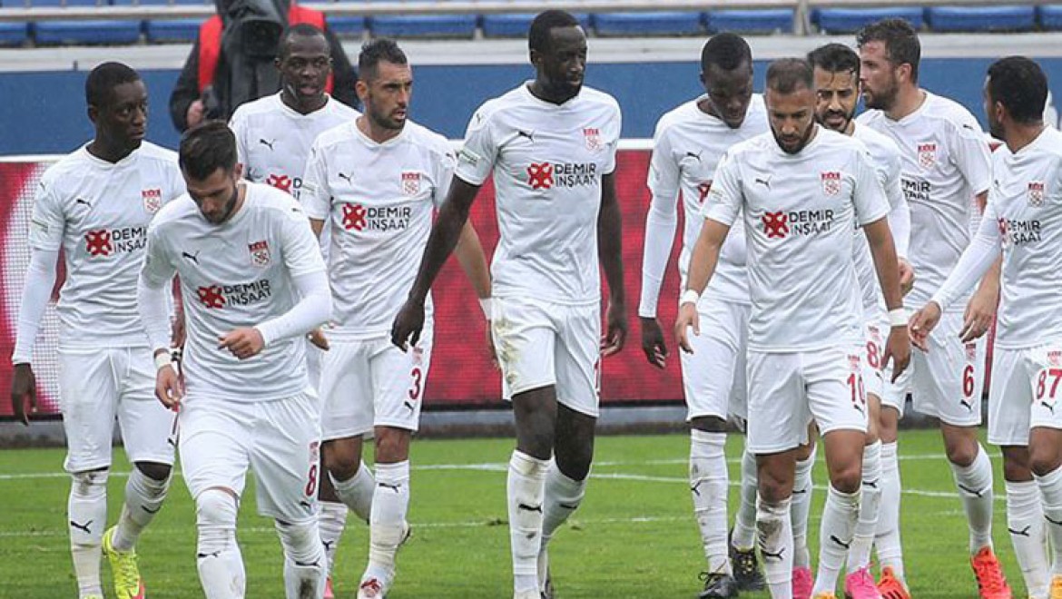 Sivasspor'un deplasmanda bileği bükülmüyor