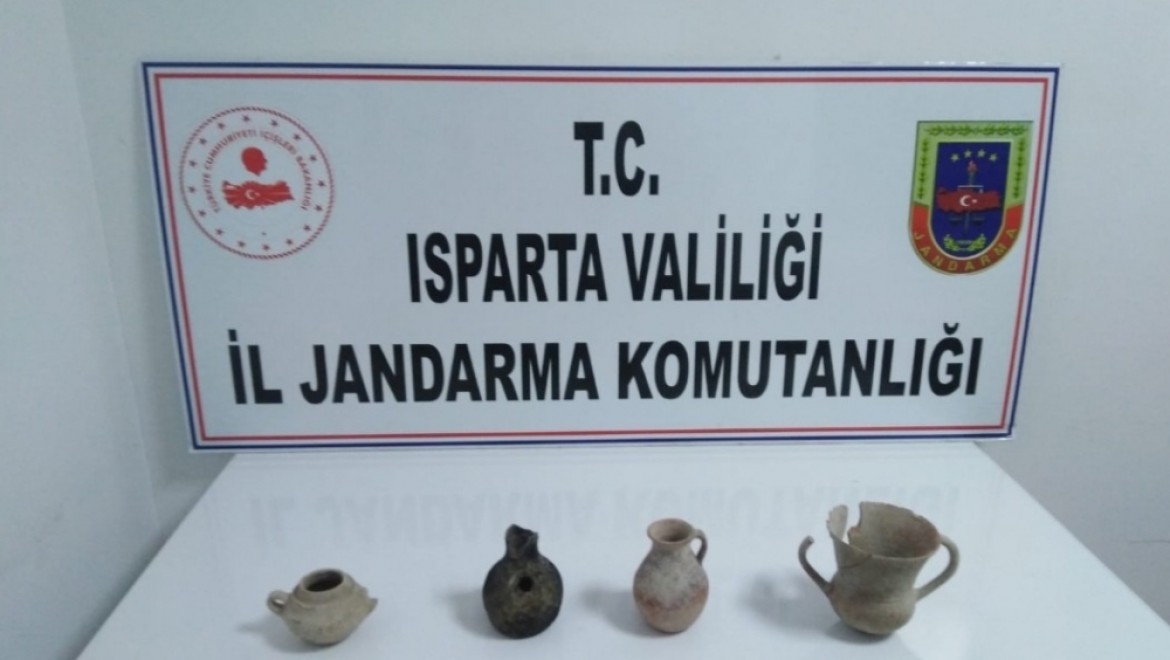 Isparta'da Tunç Çağı'na ait vazo şeklinde tarihi eserler ele geçirildi