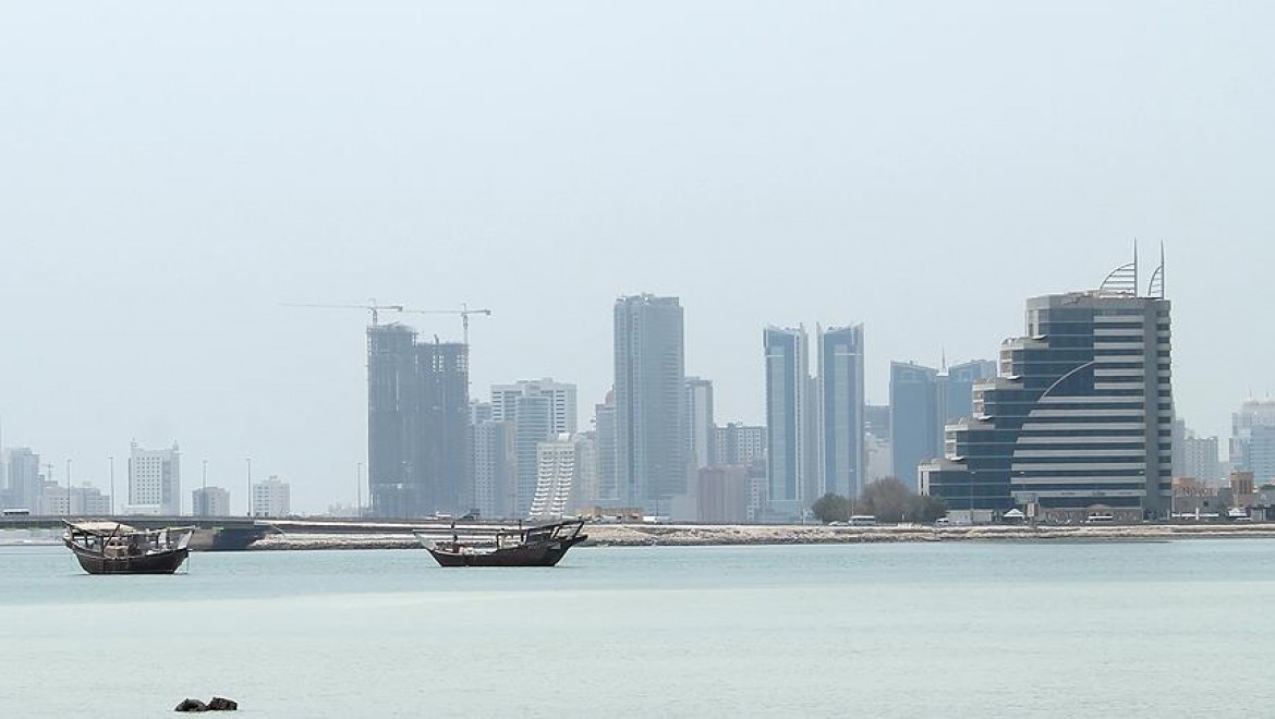 Bahreyn Katar'a Vize Vermeyi Durdurdu