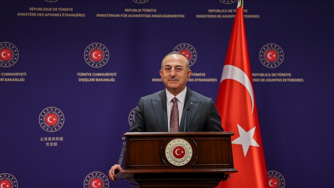 "Tehditlere boyun eğmeyen bir Türk dünyası var"