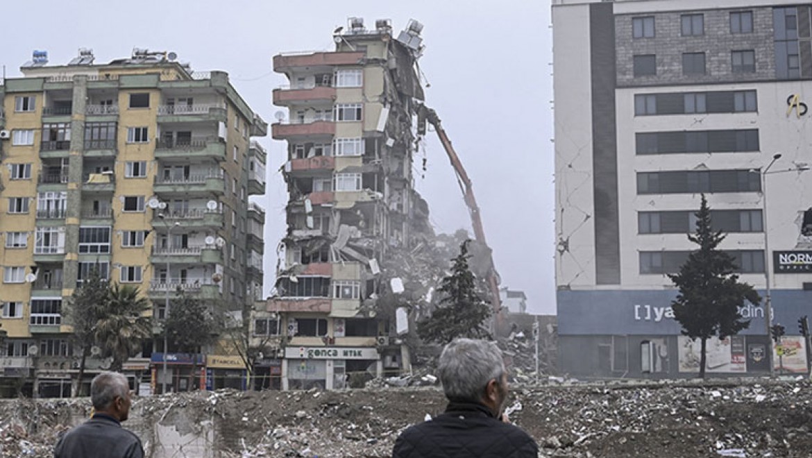 Kahramanmaraş'ta bina yıkım ve enkaz kaldırma çalışmaları 13 mahallede devam edecek