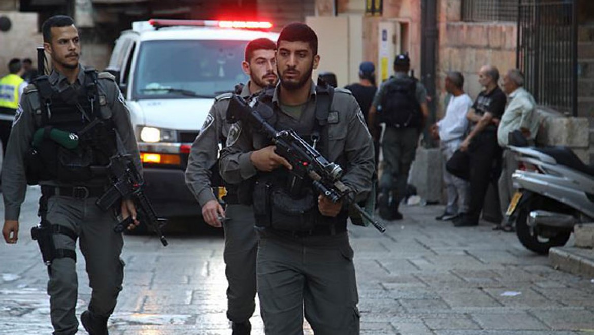 İsrail Polisi Kudüs Valisi'ni Gözaltına Aldı
