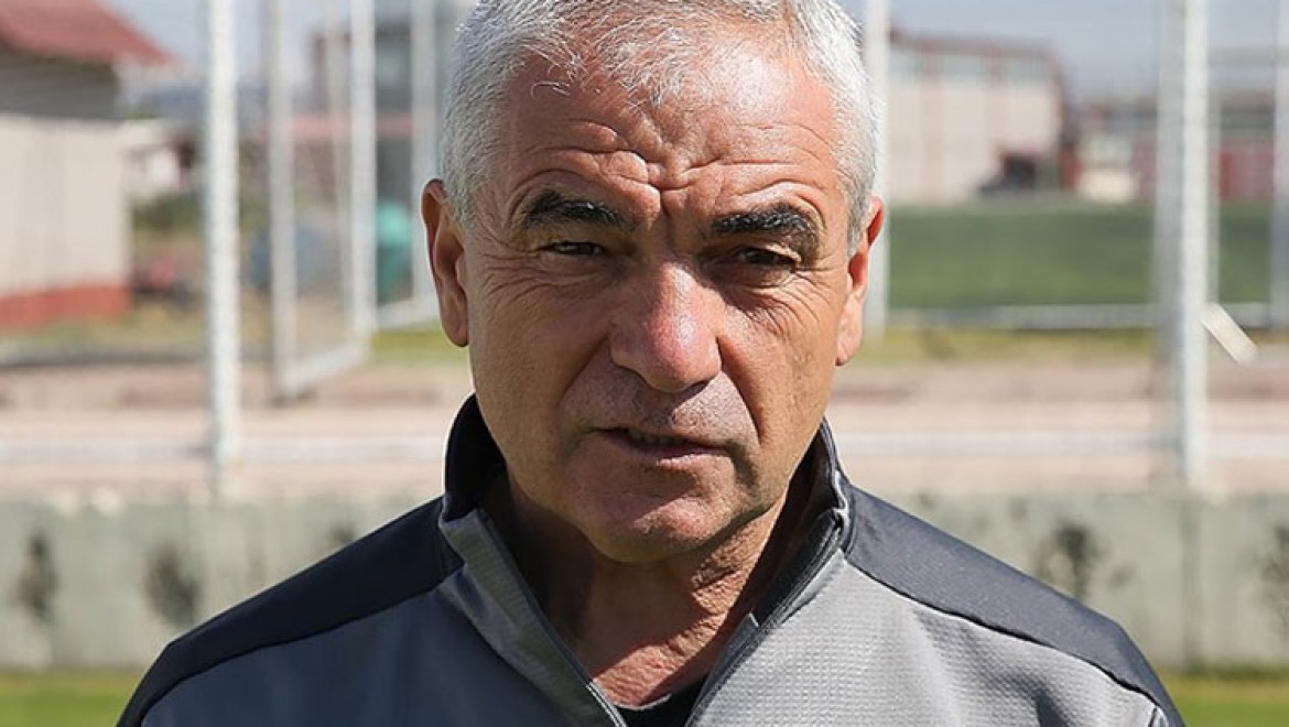 Sivasspor Teknik Direktörü Rıza Çalımbay'dan taraftara aşı çağrısı
