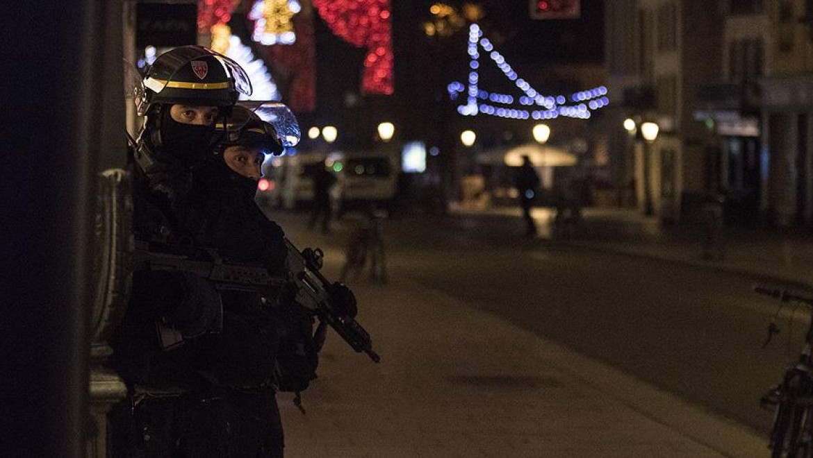 Fransa'da 'Acil Saldırı Uyarısı' Seviyesine Geçildi