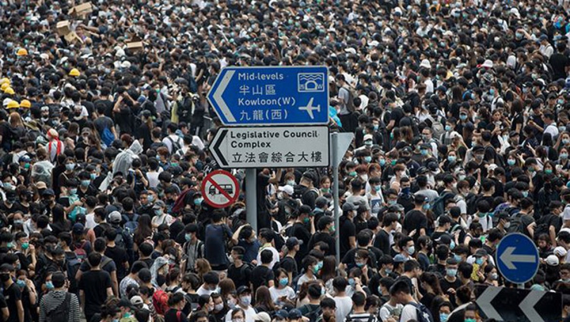 Hong Kong'da halk Çin'e iade yasa planına karşı birleşti
