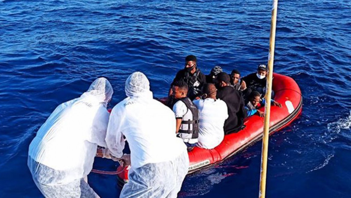 Muğla'da Türk kara sularına itilen 9 sığınmacı kurtarıldı