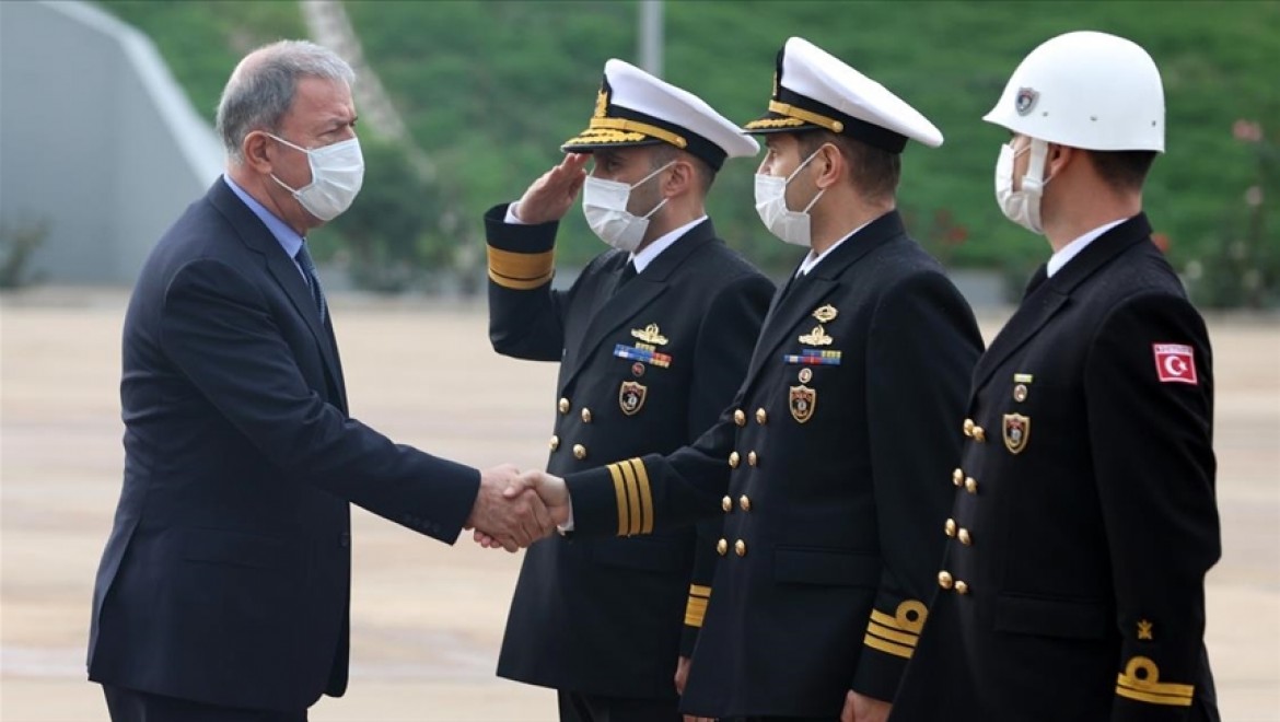Milli Savunma Bakanı Akar, TSK komuta kademesi ile Güney Deniz Saha Komutanlığında
