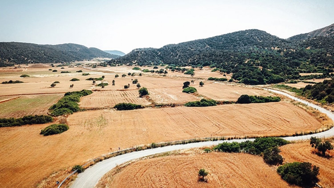 KKTC'de 322 kilometrelik köy yolu Türkiye'nin desteğiyle yenileniyor