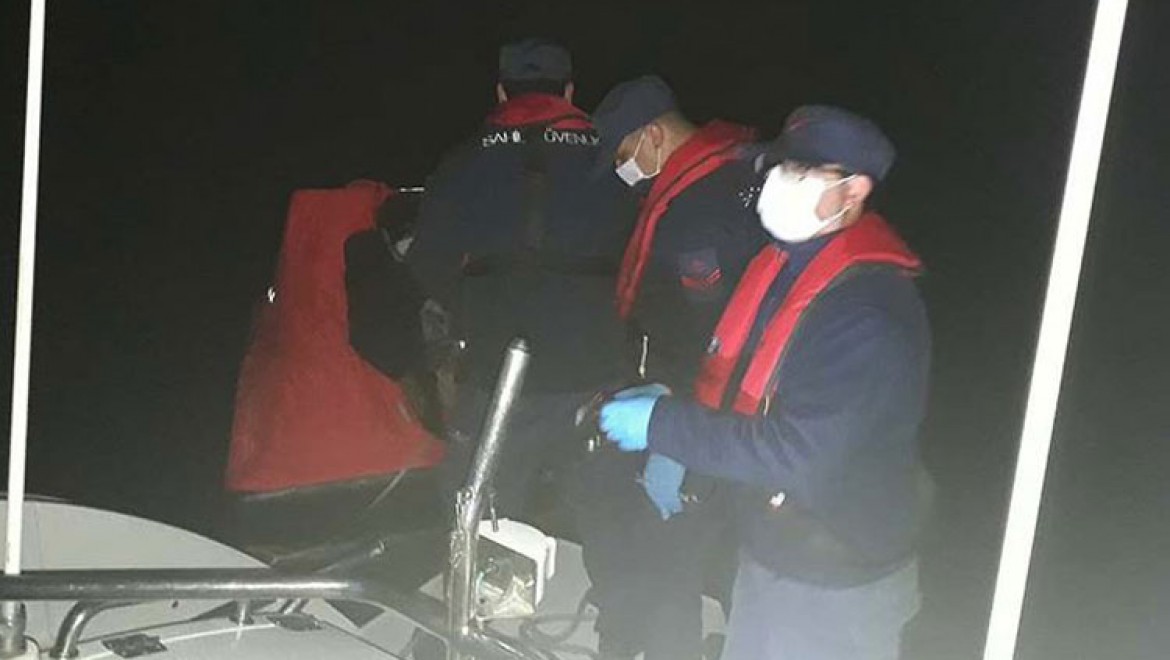 Muğla'da Türk kara sularına dönmeye zorlanan 18 sığınmacı kurtarıldı
