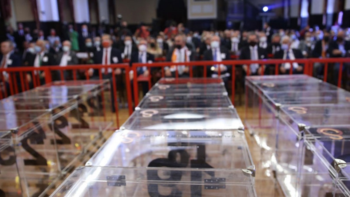 Galatasaray Kulübünün kongresinde oy verme işlemi tamamlandı