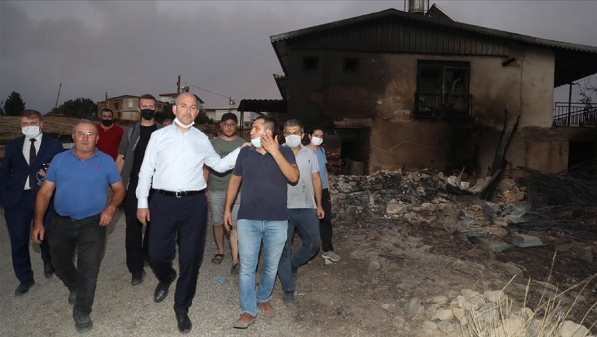 İçişleri Bakanı Soylu Gündoğmuş'taki yangın bölgesinde incelemelerde bulundu