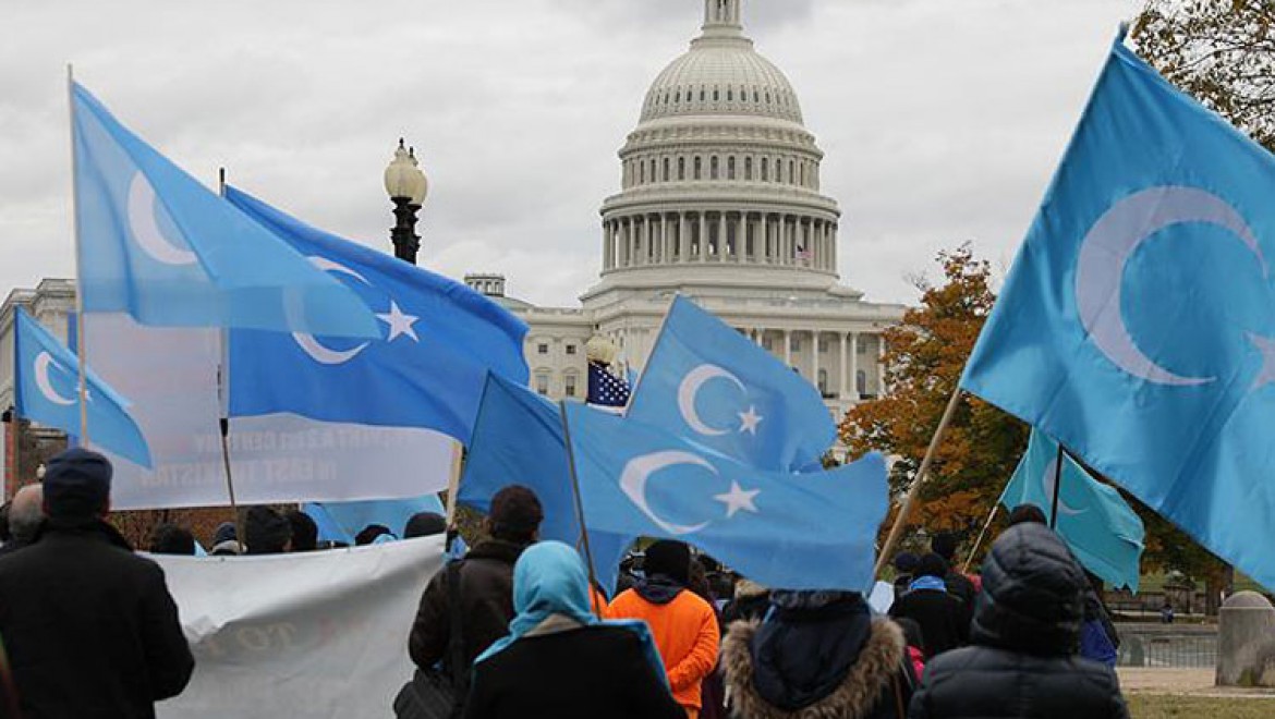Uygur Türkleri Washington'da Çin'i Protesto Etti