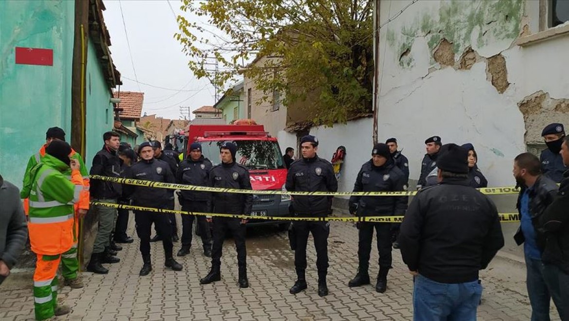 Konya'da kerpiç evde göçük: 3 ölü