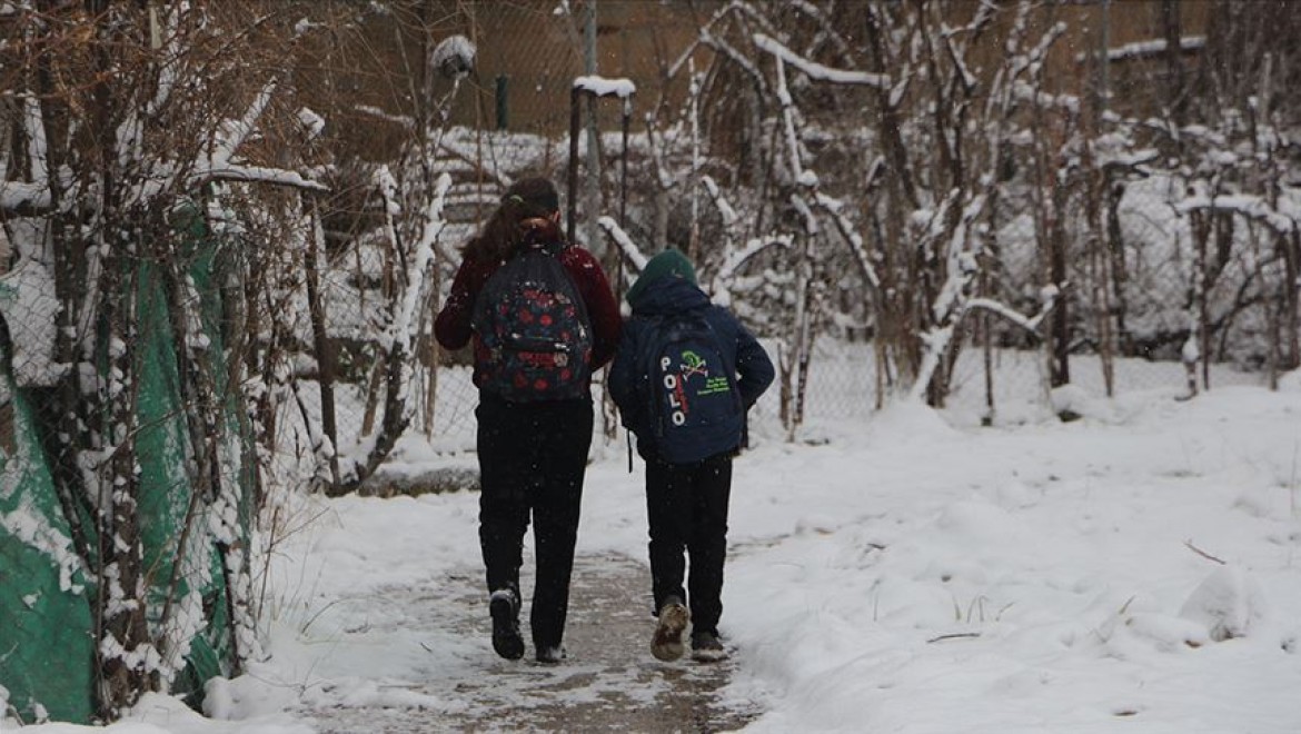 Şanlıurfa'da kar nedeniyle eğitime verilen ara uzatıldı