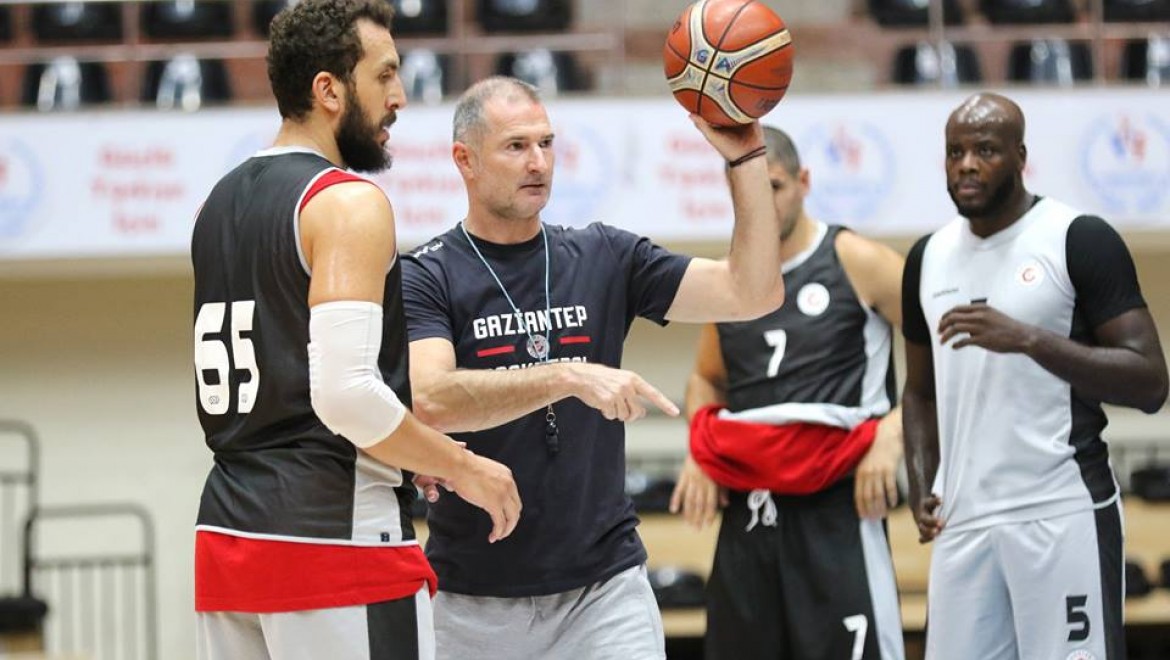 Gaziantep Basketbol Hazırlıklarını Sürdürüyor