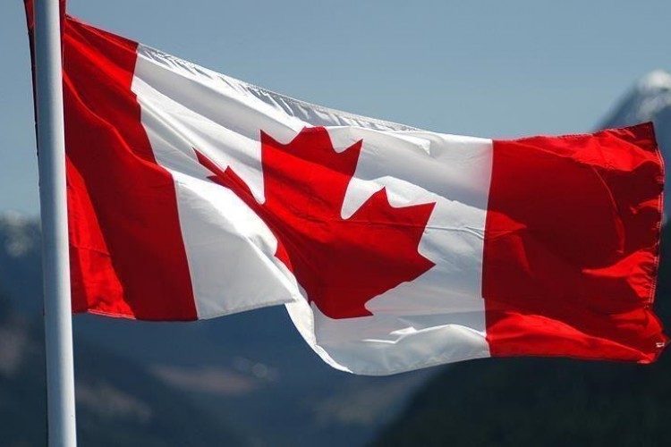 Kanada, Ukrayna'daki diplomatik personelinin ailelerini tahliye kararı aldı