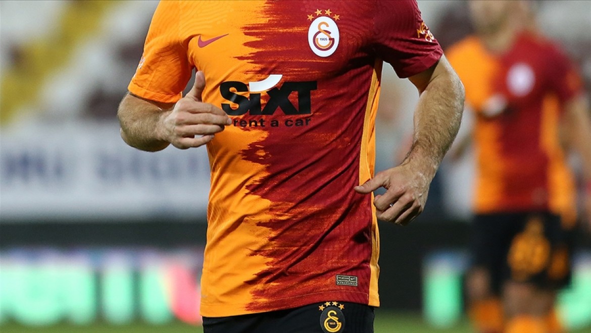 Galatasaray'da bir futbolcunun Kovid-19 testi pozitif çıktı
