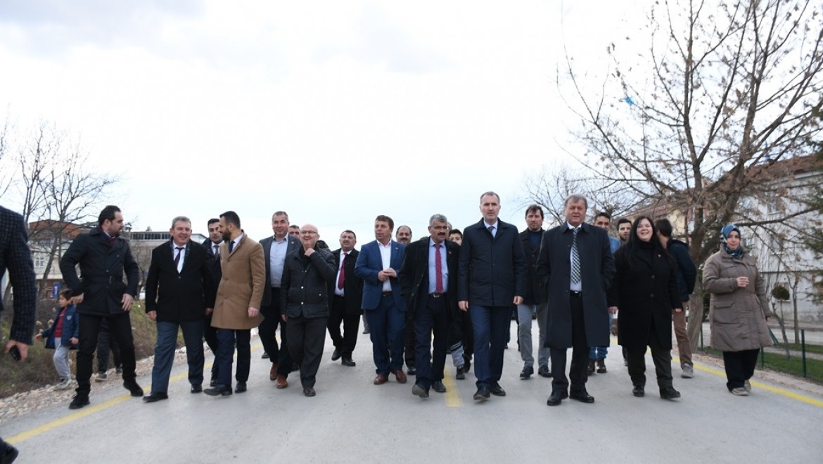 Bursa'nın İlk Beton Yolu Törenle Açıldı