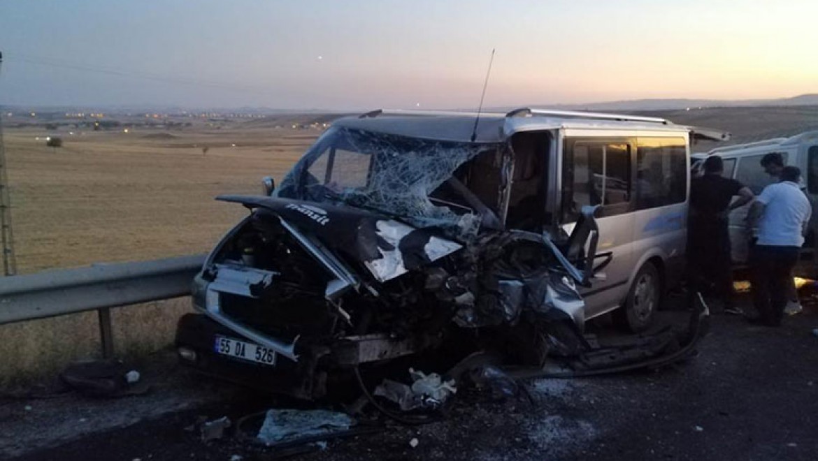 Ankara'da zincirleme trafik kazası: 22 yaralı