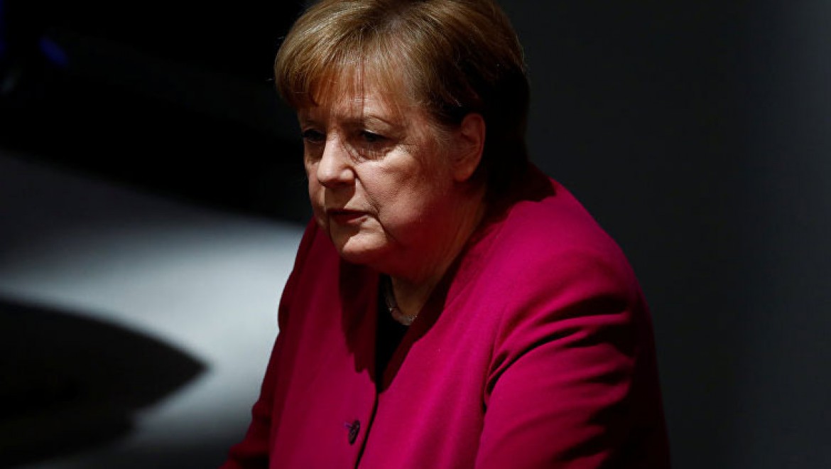 Merkel'e Terör Suçlaması