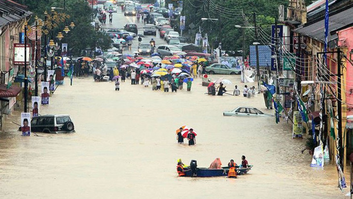 Malezya'da sel baskınları 11 binden fazla kişiyi yerinden etti