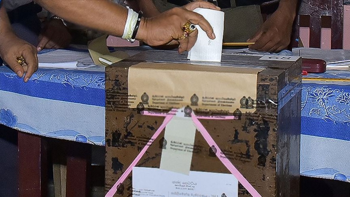 Sri Lanka'da iki kez ertelenen genel seçim düzenleniyor