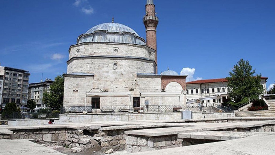 Sivas tarihi eserleri ve doğal güzellikleriyle ziyaretçilerini bekliyor
