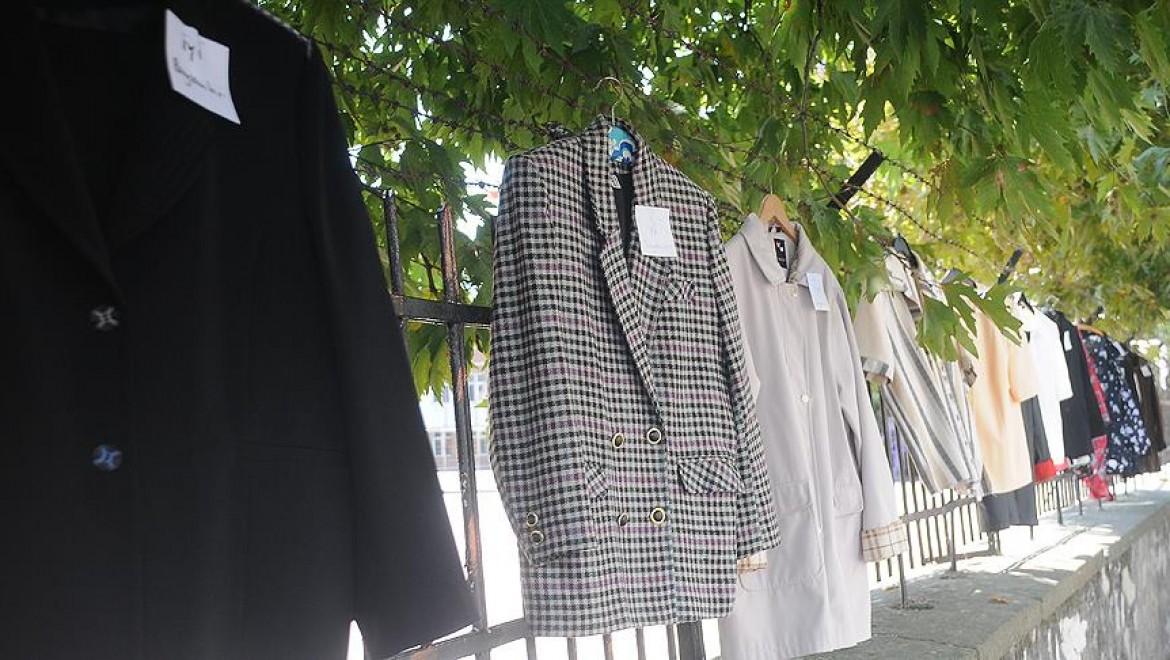 Yalova'da 'Askıda Bayramlık Giysiler' Şaşırttı