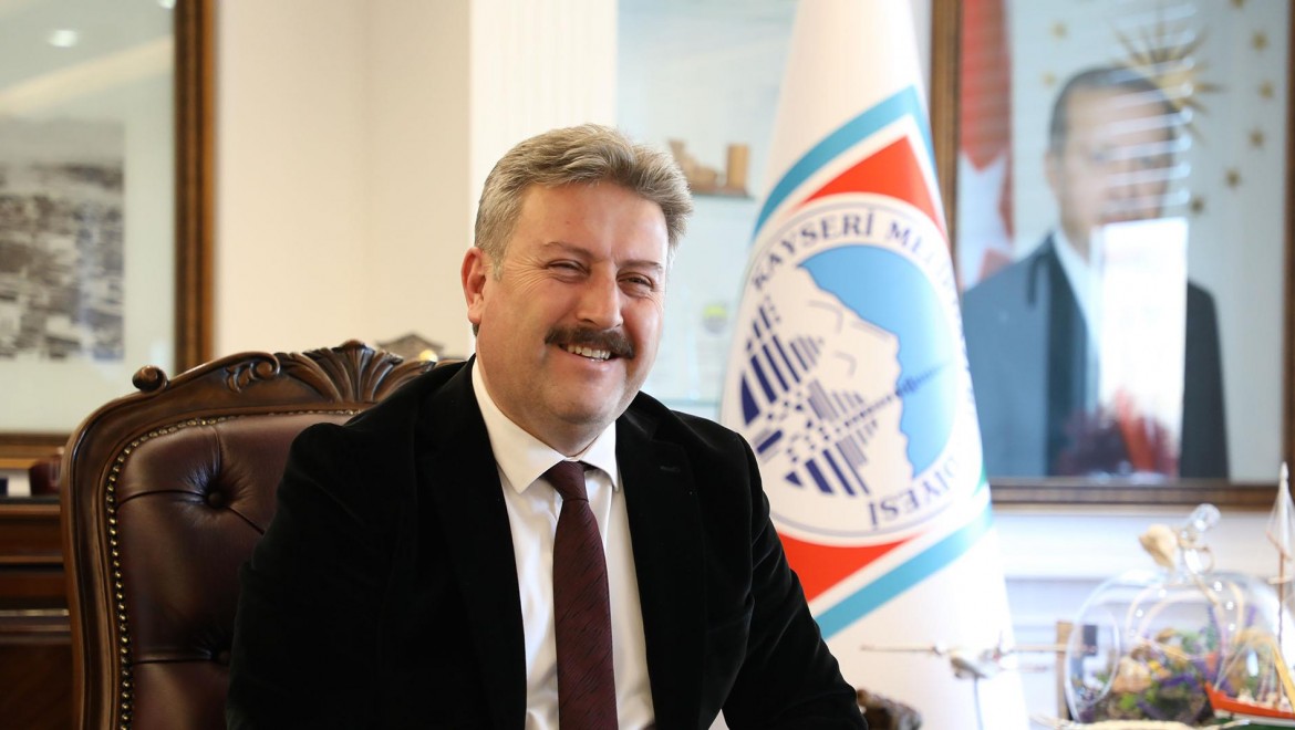 Başkan Dr. Palancıoğlu Kayserili sporcu Turgay Bayram'ı tebrik etti
