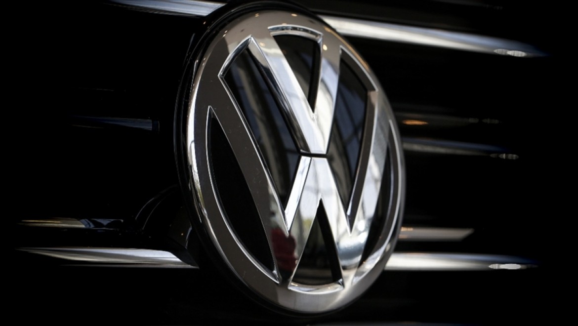 Volkswagen'in elektrikli otomobillerde rekabet için 30 bin çalışanının işine son vereceği iddiası