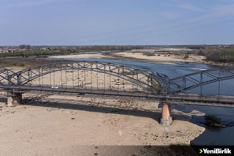 İtalya'nın en büyük nehri Po'daki kuraklık sıkıntısı sürüyor