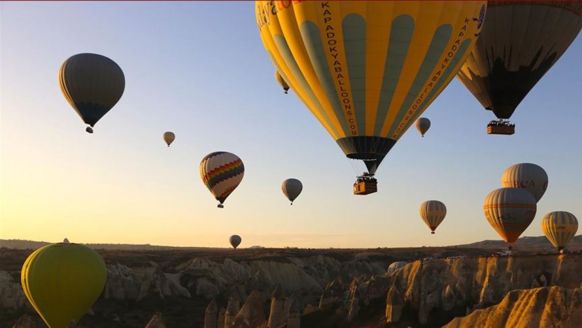 Ukraynalı turistlere Kapodokya'daki balon turlarında şartlı izin
