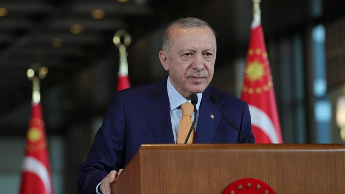 Cumhurbaşkanı Erdoğan, Prag'daki zirvede Avrupa'nın karşı karşıya olduğu sınamalara dair görüşlerini aktaracak